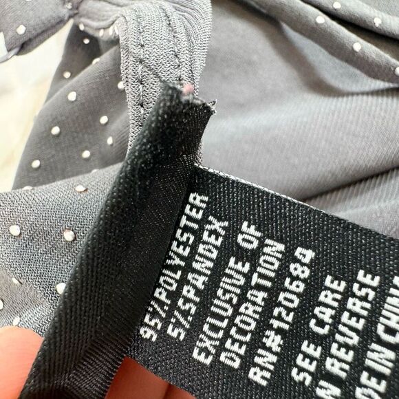 Torrid Tops Womens 4x Black Polka Dot 3/4 Sleeve Blouse one shoulder strappy - Picture 9 of 10